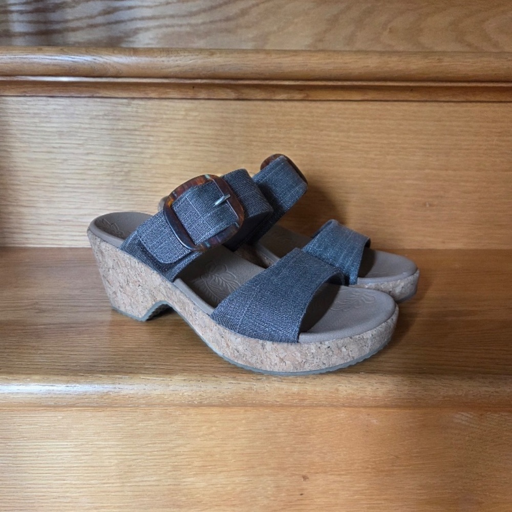 Womens Skechers Luxe Foam Sandals Size 7.5